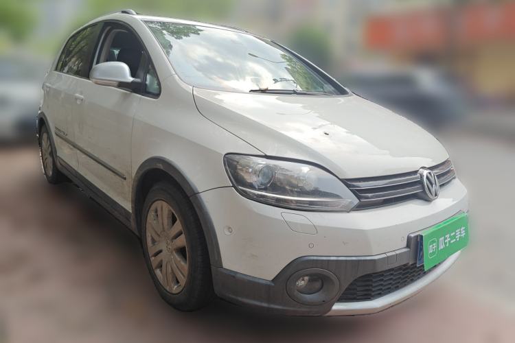 Used Volkswagen Golf 2011 1.4TSI Cross Golf Front Right 45 Deg