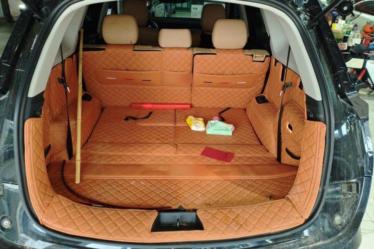 Used Landian E5 2023 1.5L DE-i 100KM Comfort Edition 7-Seater Trunk