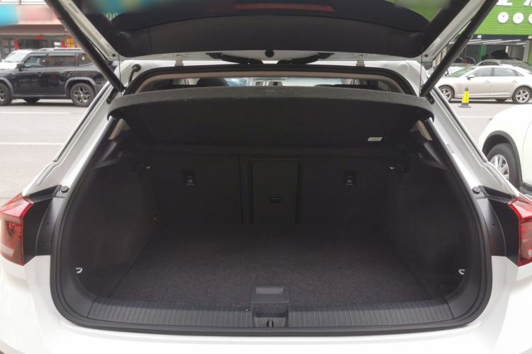 Used Volkswagen T-ROC 2022 280TSI DSG Two-Wheel Drive Comfort PLUS Trunk