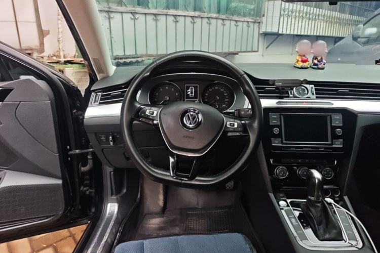 Used Volkswagen Magotan 2018 330TSI DSG Advanced Model Steering Wheel