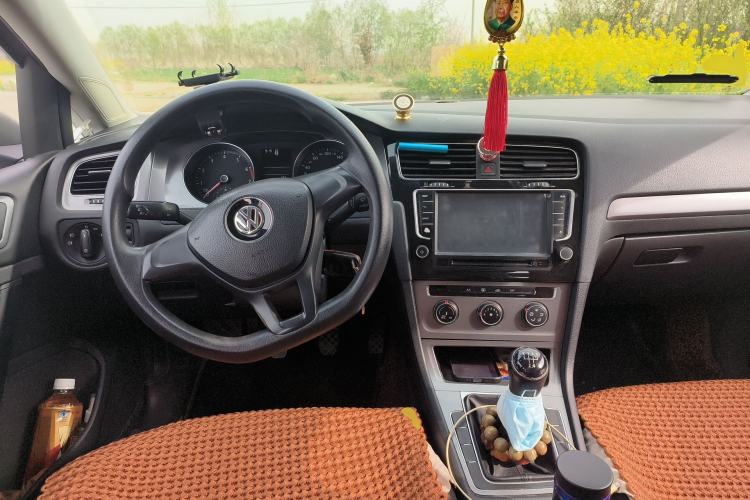 Used Volkswagen Golf 2014 1.6L Manual Fashion Edition
