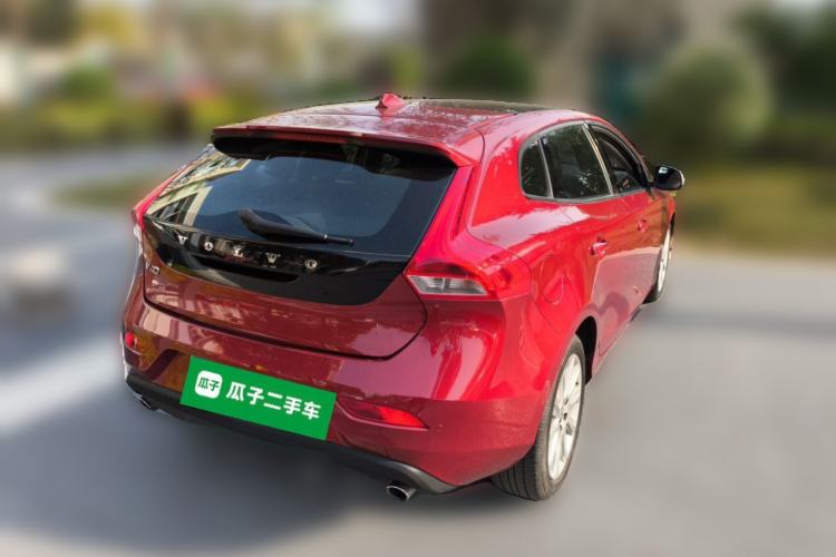 Used Volvo V40 2013 2.0T Zhiyi Edition
