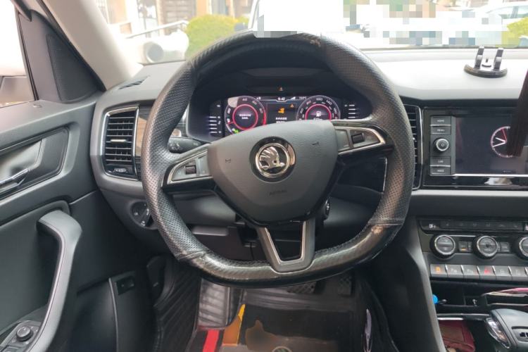Used Skoda Kodiaq 2019 Facelifted TSI330 7-Seater Two-Wheel-Drive Luxury Enjoyment Edition China VI Standard Steering Wheel