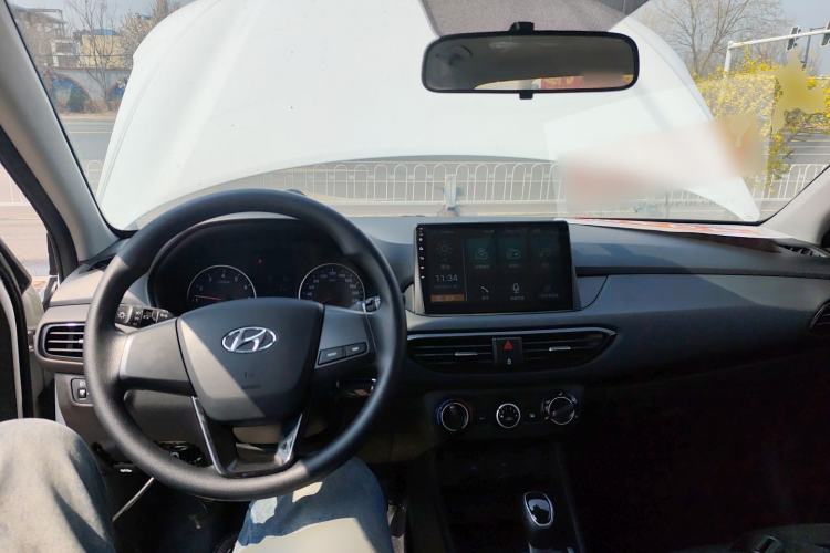 Used Hyundai Celesta 2020 1.6L Automatic GL Enjoyable Edition Center Console