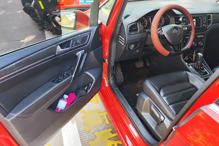 Used Volkswagen Golf Sportsvan 2016 230TSI Automatic Luxury Version Driver Seat