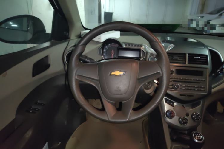 Used Chevrolet Aveo Sonic 2011 Sedan 1.4L MT SL Steering Wheel