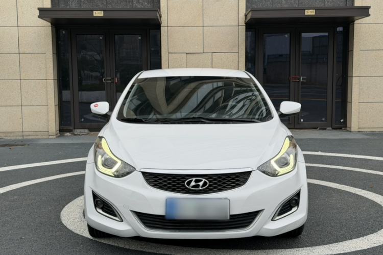 Used Hyundai Elantra (5th Generation / Langdong) 2016 1.6L Automatic Smart Version