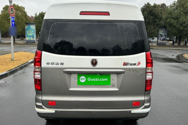 Used Jinbei New Hiace S 2023 1.5L Wealth Edition Passenger Van 5/6/7-Seater Central Air Conditioning Version SWC15M