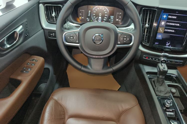 Used Volvo XC60 2021 T5 4x4 Smart Luxury Edition