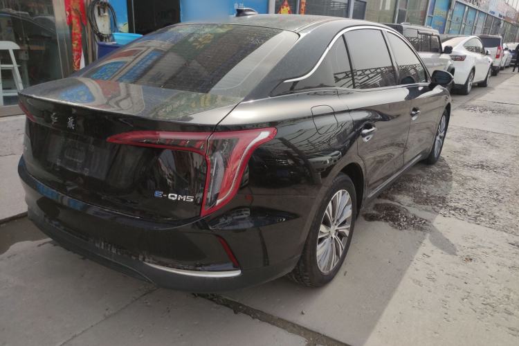 Used Hongqi E-QM5 2022 431 km Charge & Enjoy Edition
