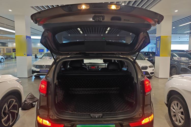 Used Kia Sportage R 2015 2.0L Automatic Two-Wheel Drive GLS Trunk