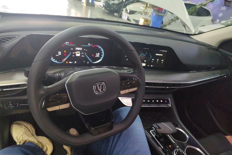 Used CHANGAN Eado 2023 Changan Edition PLUS Blue Whale NE 1.4T GDI DCT Prestige Version
