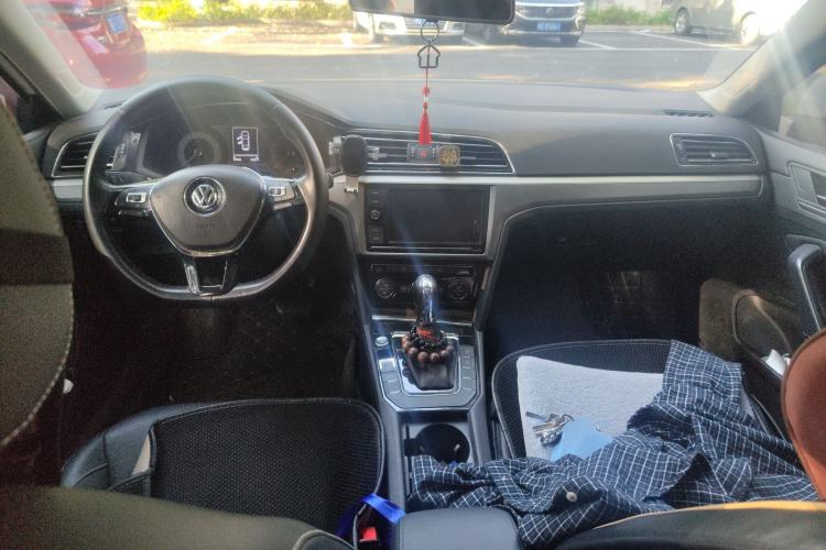 Used Volkswagen Lamando 2019 280TSI DSG Comfort Edition China VI standard Center Console