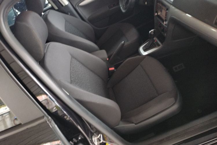 Used Volkswagen Lavida 2013 Revised Classic 1.6L Automatic Fashion Edition Right Front Seat