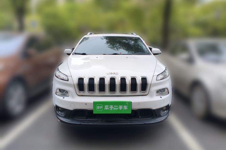 Used Jeep Cherokee 2014 2.4L Luxury Edition Front
