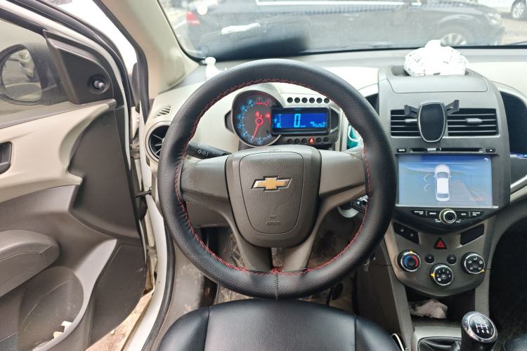 Used Chevrolet Aveo Sonic 2011 Sedan 1.4L MT SL