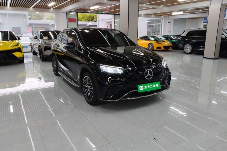 Used Mercedes-Benz EQE SUV 2024 500 4MATIC Luxury Edition Front Right 45 Deg