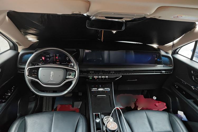 Used Lincoln Corsair 2023 2.0T Two-Wheel Drive Luxury Edition Center Console