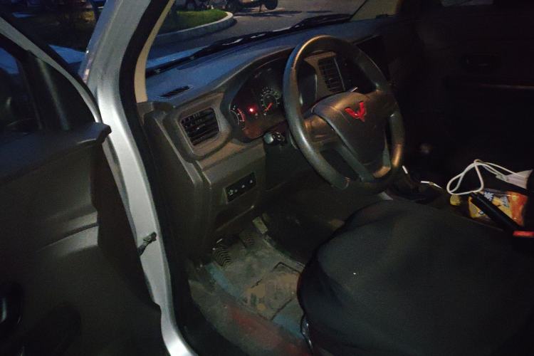 Used Wuling Hongguang V 2022 1.5L Jingqu Edition Electric-Assist LAR