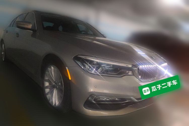 Used BMW 5 Series New Energy 2020 Mileage Upgrade Version 530Le Luxury Package Front Right 45 Deg