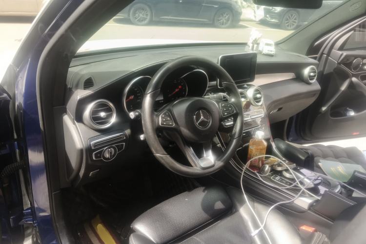 Used Mercedes-Benz GLC 2019 GLC 260 4MATIC Dynamic Edition Center Console