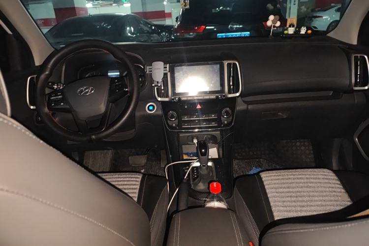 Used Hyundai ix35 2019 2.0L Automatic 2WD Zhiyong·Changxiang Edition China V Standard Center Console