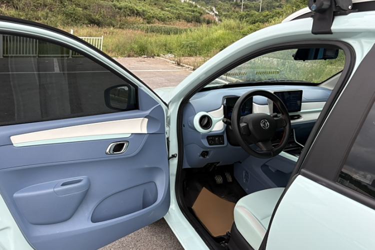 Used Dongfeng NAMMI BOX 2022 Revised Light Wind Edition 201 km Standard Version
