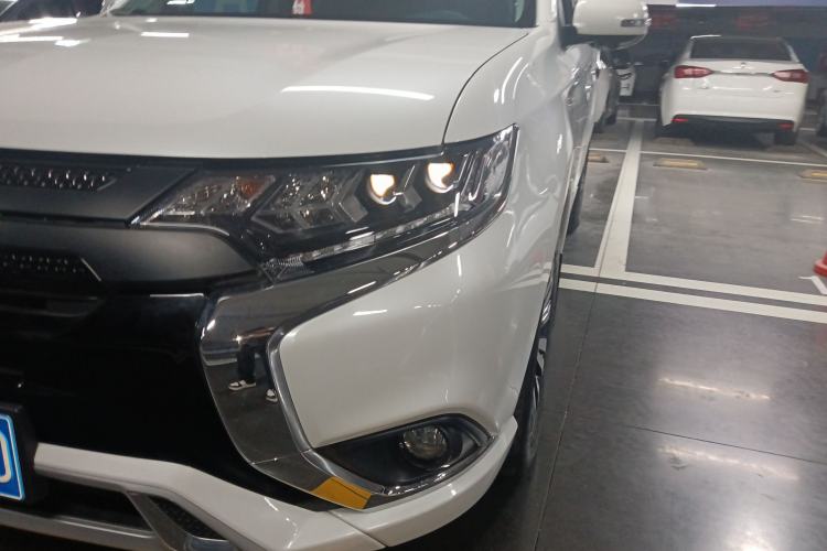 Used Mitsubishi Outlander 2021 2.4L 4x4 Zhi Xiang Edition 7 Seats
