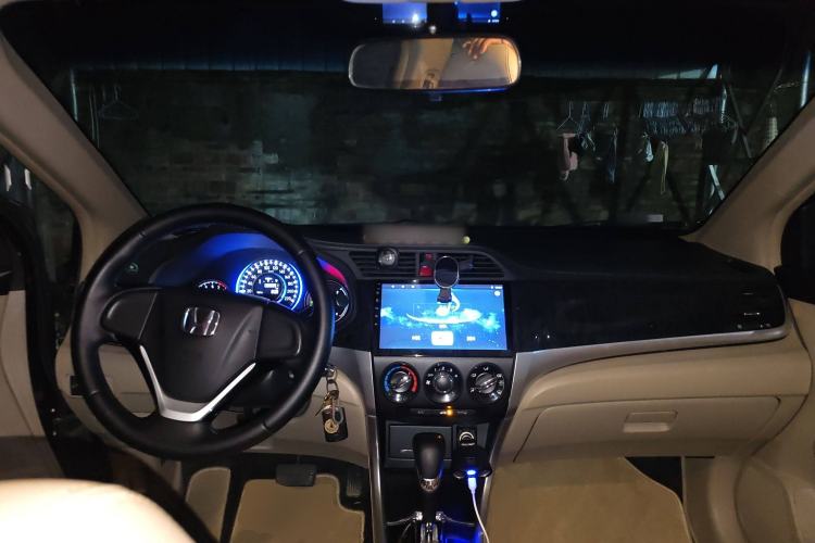 Used Honda Crider 2015 1.8L automatic comfort version
