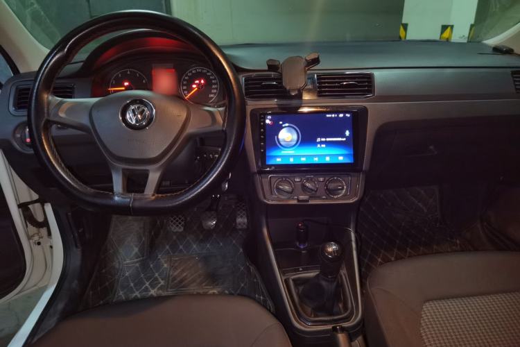 Used Volkswagen Santana 2019 1.5L Manual Fashion Edition China VI Standard Center Console