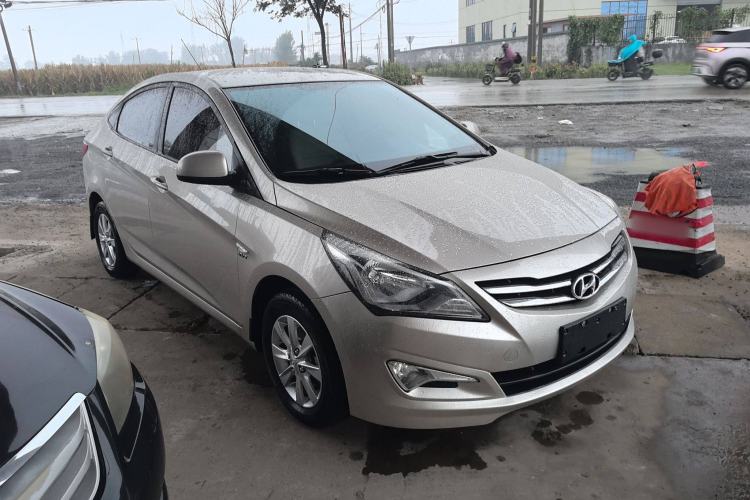 Used Hyundai Verna (older generation) 2014 1.4L Manual Smart GLS Trim