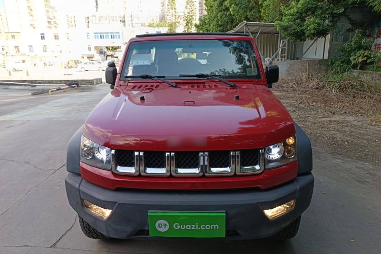 Used BAIC Off-Road BJ40 2016 40L 2.0T Manual Two-Wheel Drive Luxury Edition
