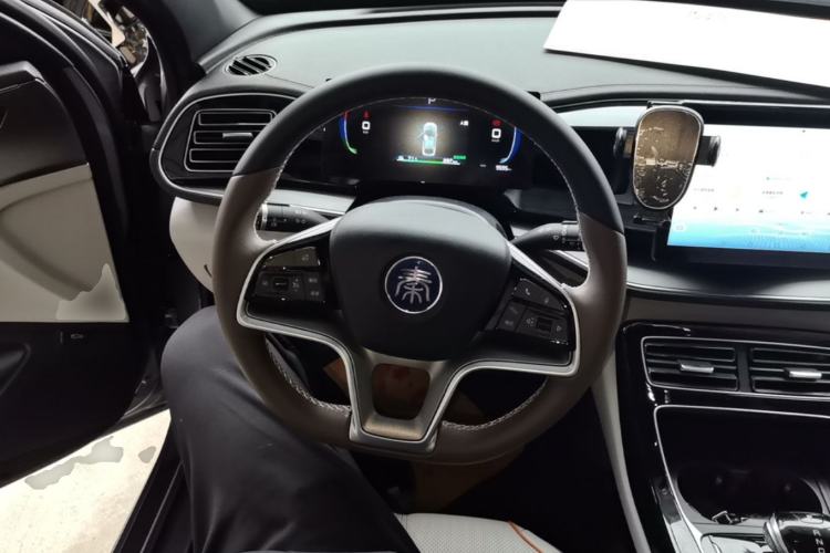 Used BYD Qin PLUS 2024 Honor Edition EV 420KM Leading Model
