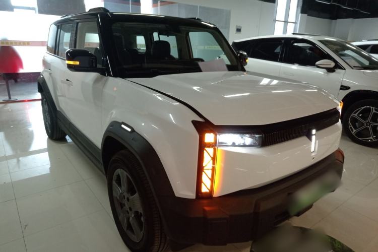 Used iCAR 03 2024 401km Range Two-Wheel Drive Standard Yuechao Version Exterior 2