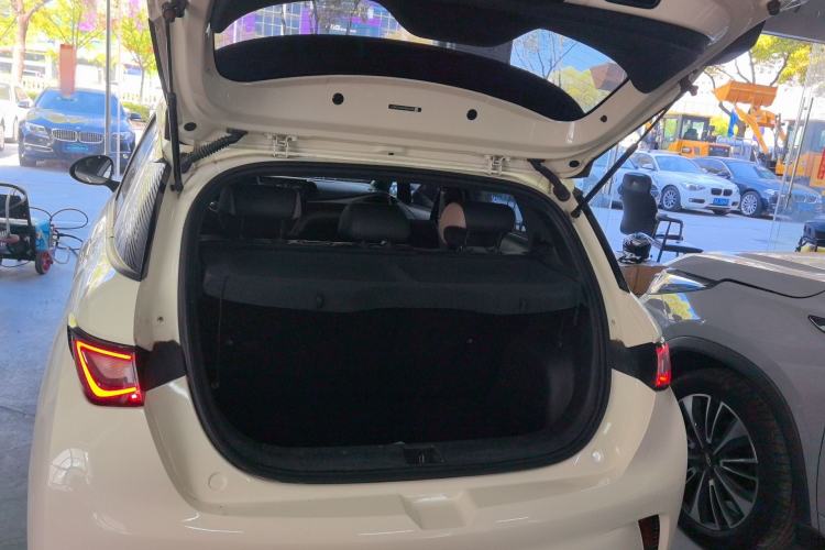 Used BYD Dolphin 2023 420 km Fashion Edition Trunk