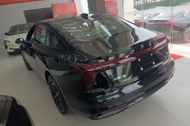 Used Hongqi H5 2025 Model 2.0T Automatic Xuan Ying 2 Million Units Commemorative Edition