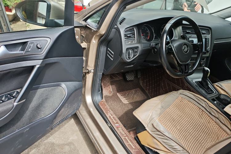 Used Volkswagen Golf 2016 230TSI Automatic Comfort Version Driver Seat