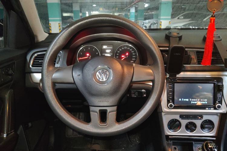 Used Volkswagen Lavida 2013 1.6L Manual Comfort Edition