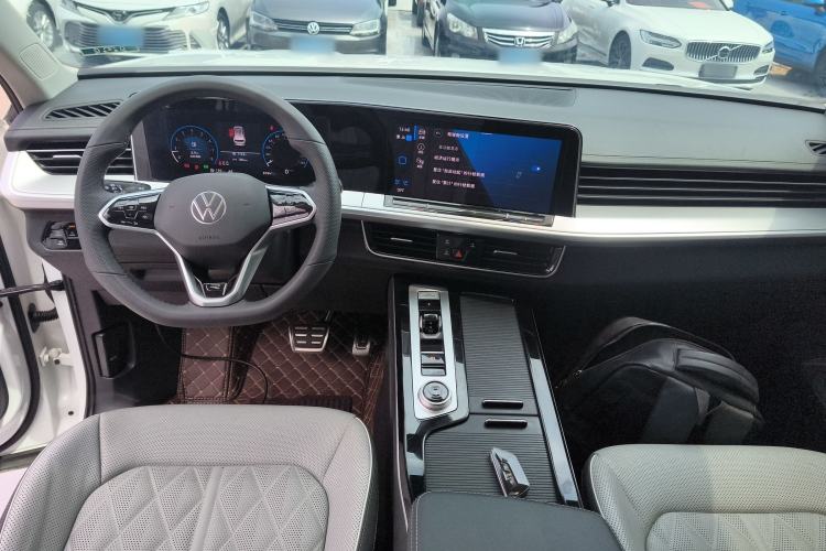 Used Volkswagen Tavendor 2023 380TSI Four-Wheel Drive R-Line Cruise Edition
