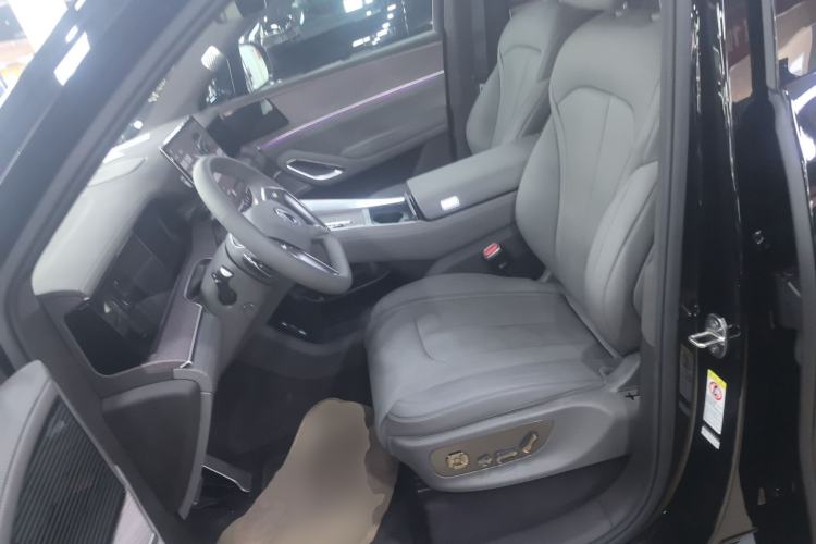 Used Denza N9 2025 Prestige Version