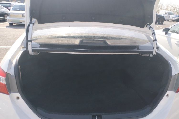 Used Toyota Corolla 2017 1.6L CVT GL Trunk