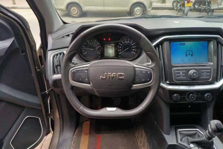 Used JMC Yuhu 7 2020 2.0T Diesel Manual Two-Wheel Drive Comfort Edition Short Wheelbase China VI Standard JX4D20A6L Steering Wheel