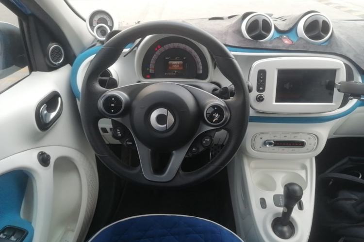 Used smart forfour 2016 0.9T 66 kW Ultimate Edition Steering Wheel