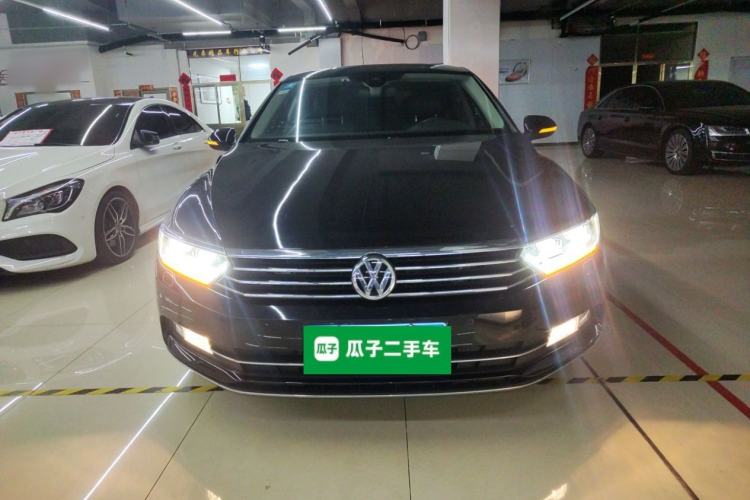 Used Volkswagen Magotan 2018 330TSI DSG Luxury Model Front