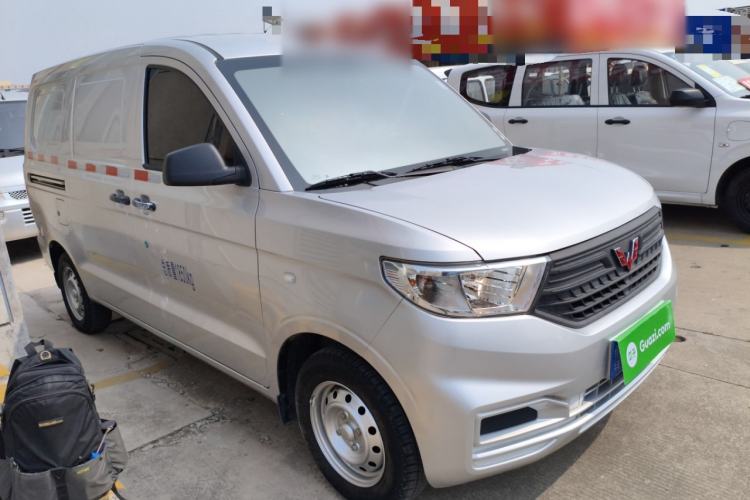 Used Wuling Hongguang V 2022 1.5L Jingqu Edition Enclosed-Window Vehicle with Electric Power Steering LAR
