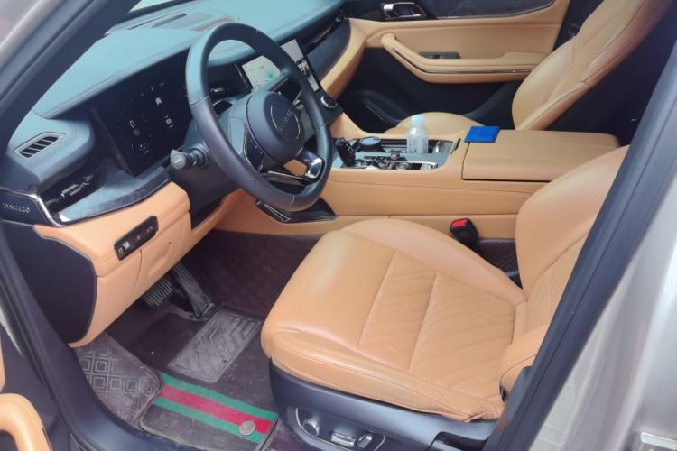 Used Lynk & Co 09 EM-P 2021 2.0T PHEV Halo Six-Seater Left Front Seat