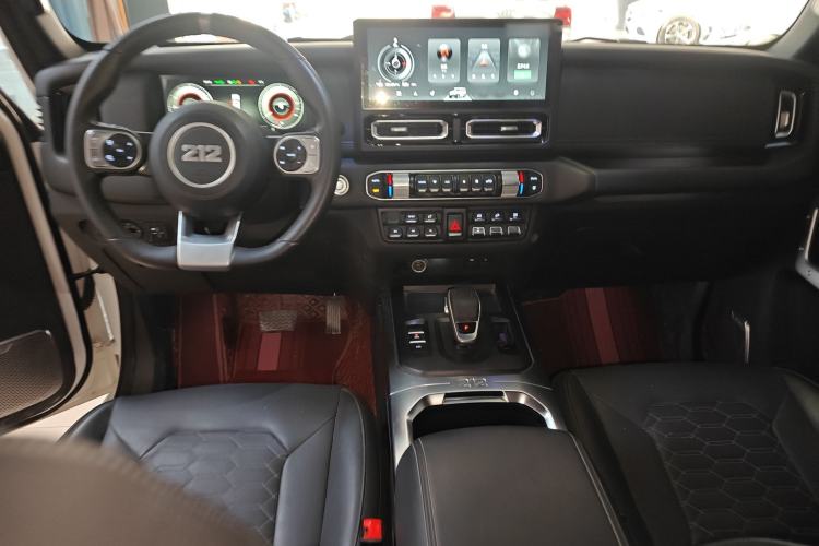 Used 212 T01 2024 2.0T Explorer
