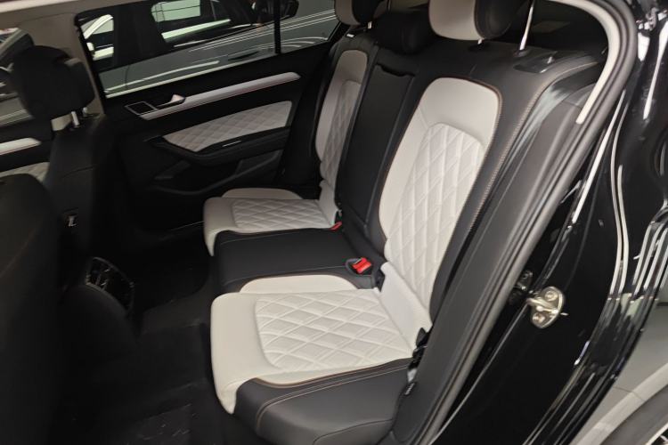 Used Volkswagen Magotan 2023 2 Million Units Commemorative Edition 330TSI DSG Luxury Version
