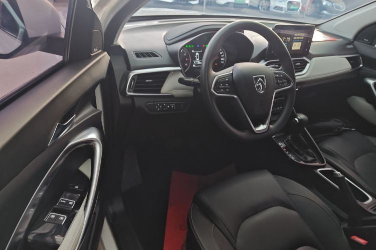 Used Baojun 530 2019 1.5T CVT Luxury Model 7 Seats China V Emission Standard
