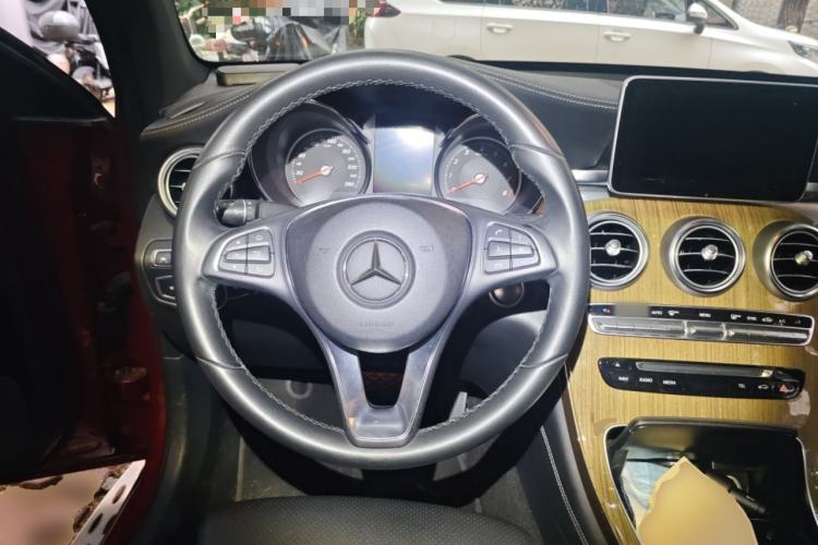 Used Mercedes-Benz GLC Coupe 2018 GLC 260 4MATIC Coupe SUV Steering Wheel